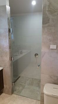 showerdoor.jpg